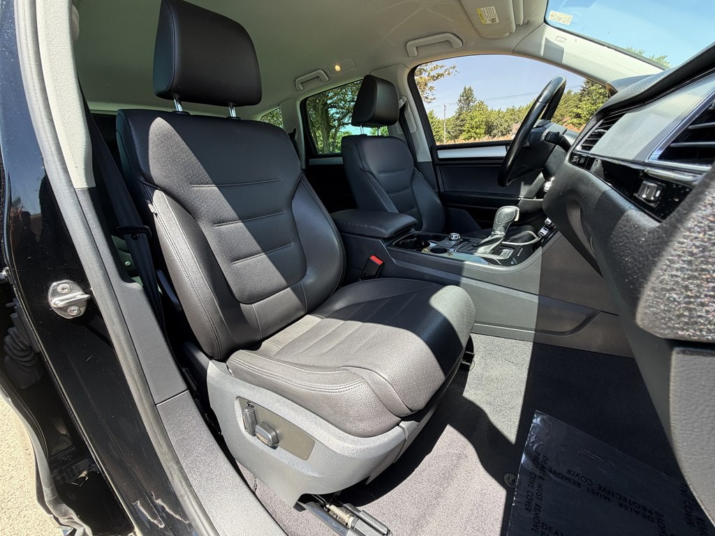 2014 Volkswagen Touareg Image 43