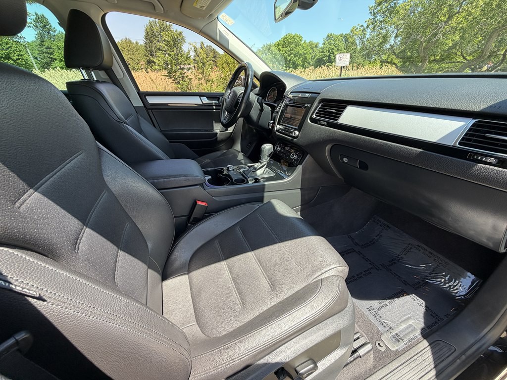 2014 Volkswagen Touareg Image 44