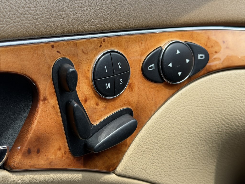 2007 Mercedes-Benz E-Class Image 26