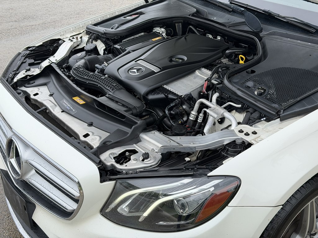 2017 Mercedes-Benz E-Class Image 21