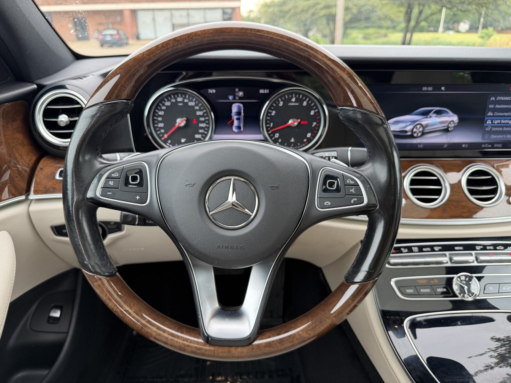 2017 Mercedes-Benz E-Class Image 24