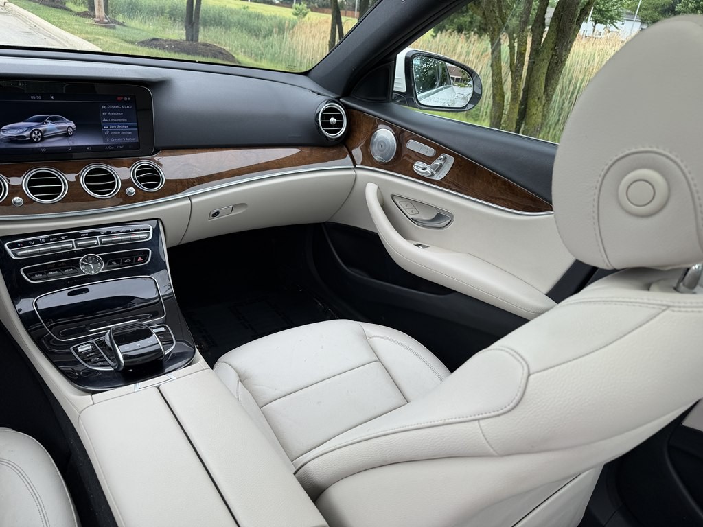 2017 Mercedes-Benz E-Class Image 28