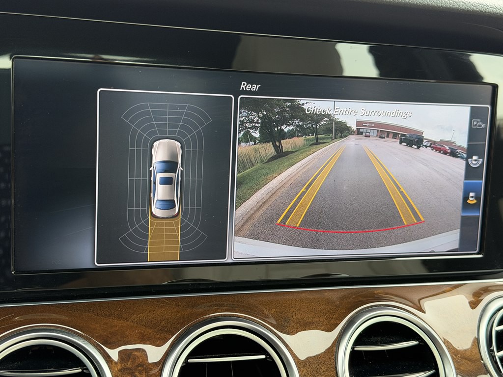 2017 Mercedes-Benz E-Class Image 34