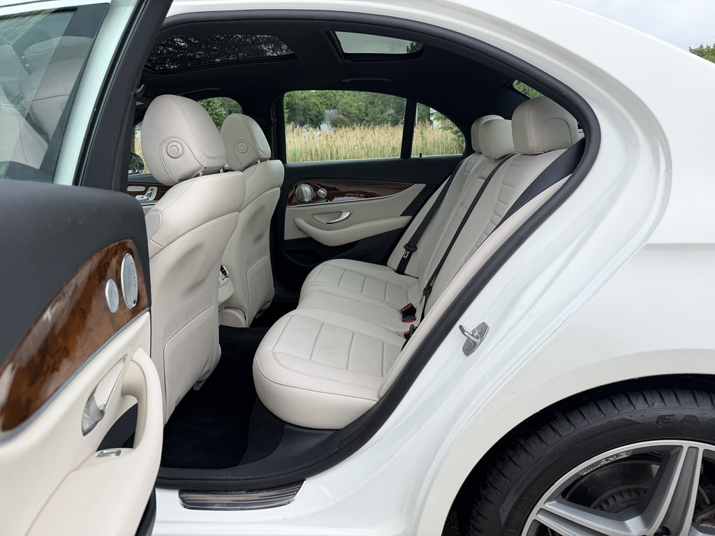 2017 Mercedes-Benz E-Class Image 38
