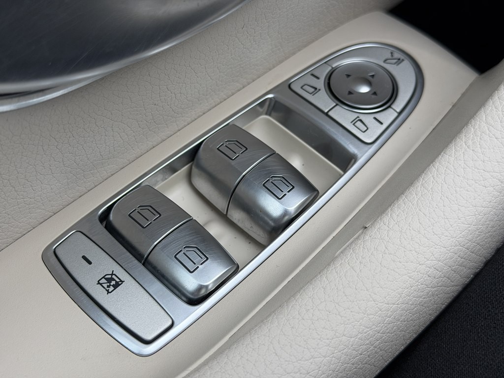2017 Mercedes-Benz E-Class Image 45