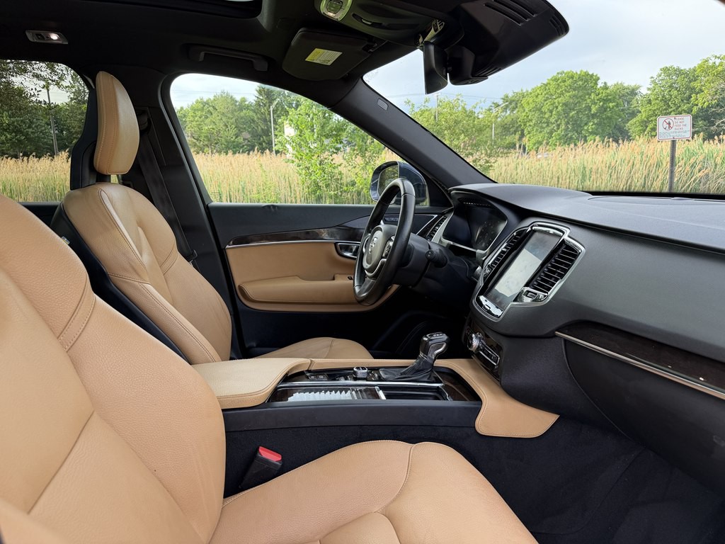 2017 Volvo XC90 Image 31