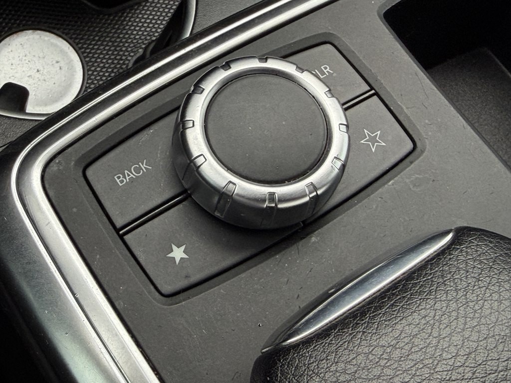 2013 Mercedes-Benz M-Class Image 38