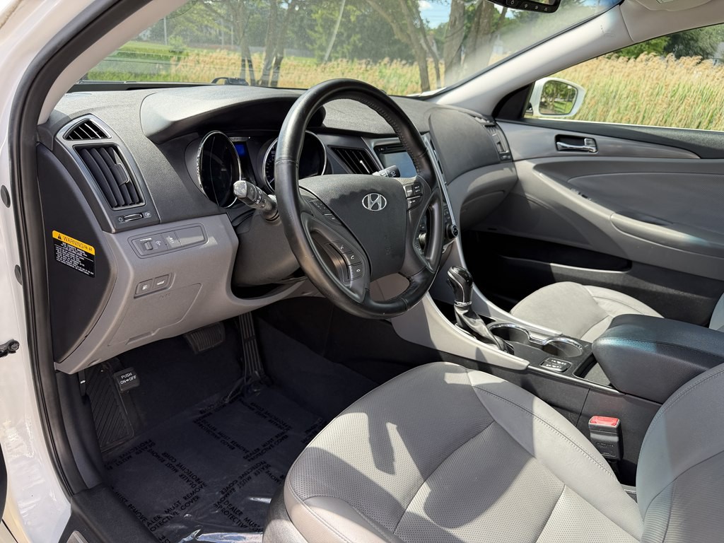 2013 Hyundai Sonata Image 25