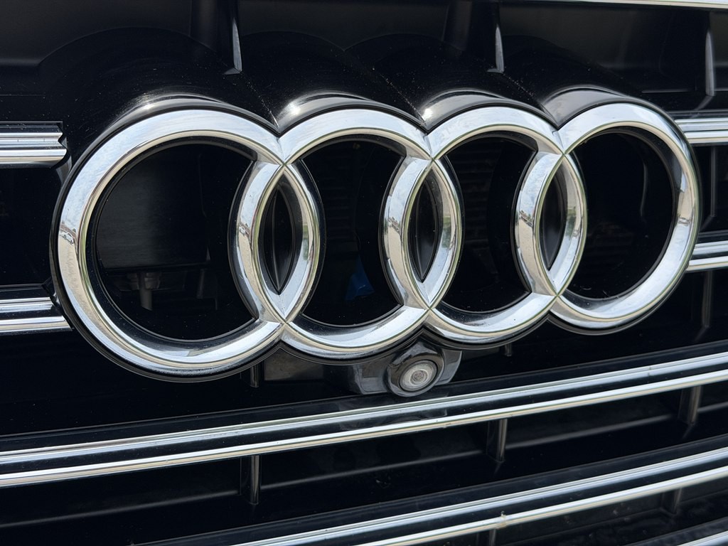 2016 Audi A8 Image 8