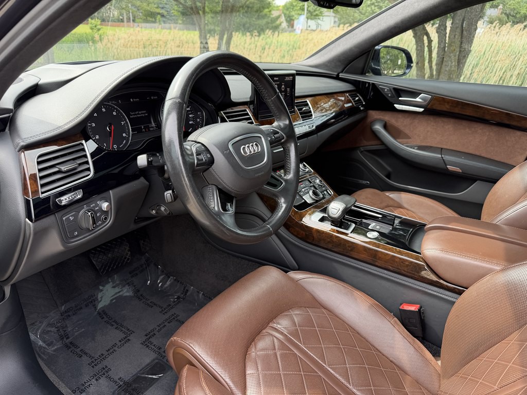 2016 Audi A8 Image 26