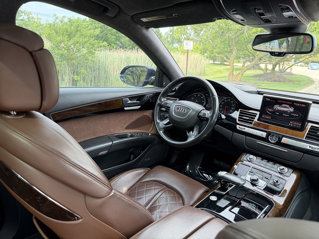 2016 Audi A8 Image 31