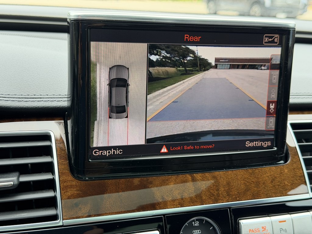 2016 Audi A8 Image 36