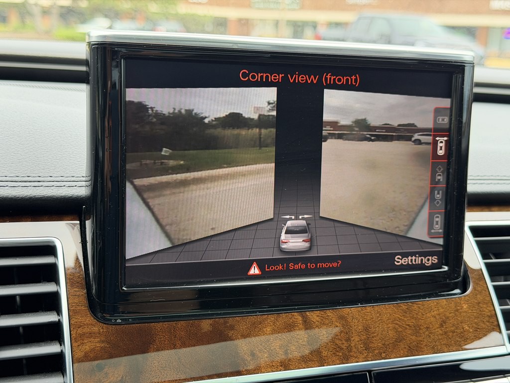 2016 Audi A8 Image 38