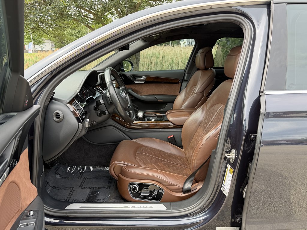 2016 Audi A8 Image 45