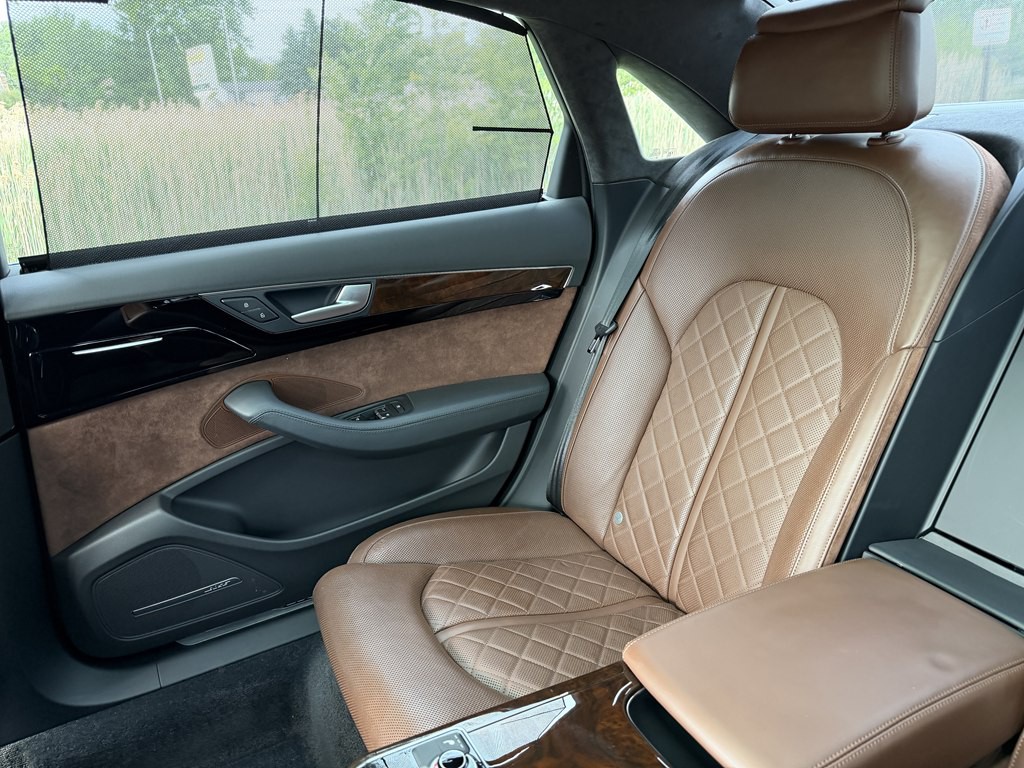 2016 Audi A8 Image 50