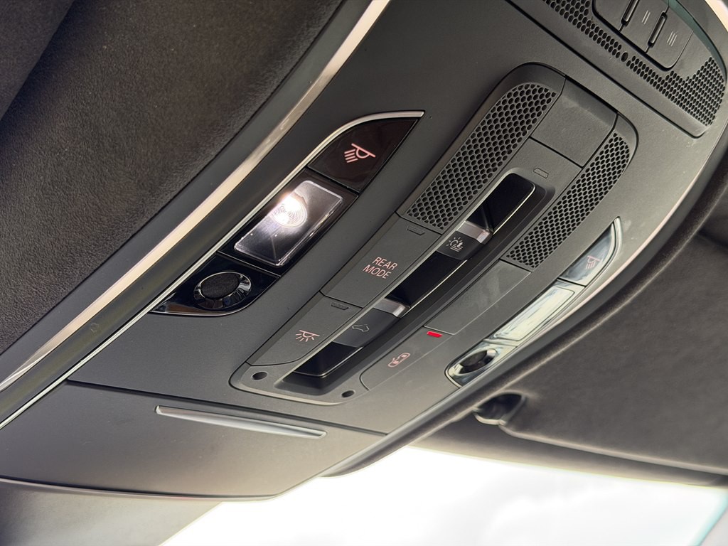 2016 Audi A8 Image 54