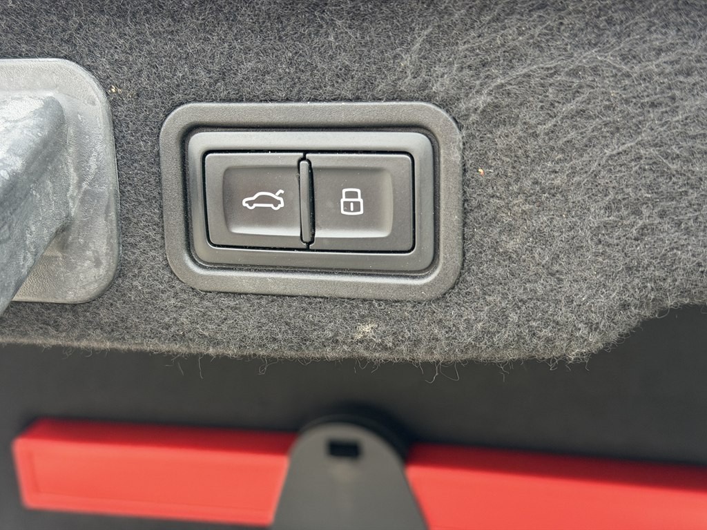 2016 Audi A8 Image 57