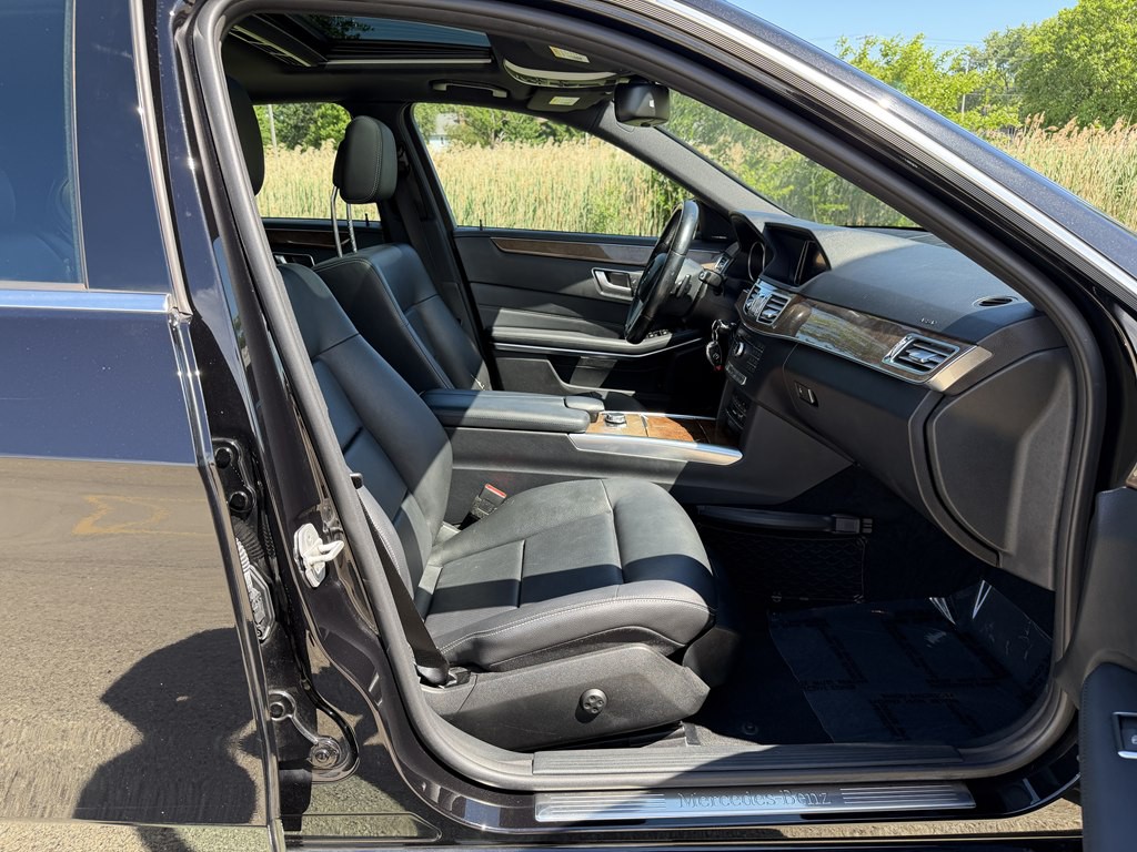 2016 Mercedes-Benz E-Class Image 26