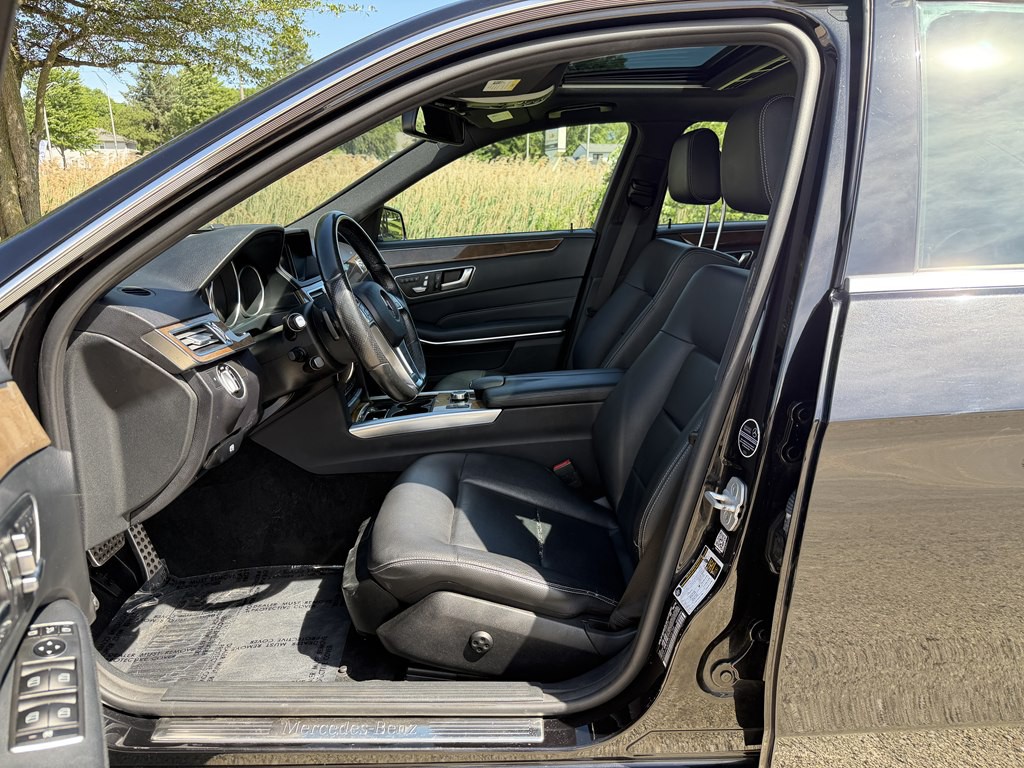 2016 Mercedes-Benz E-Class Image 30