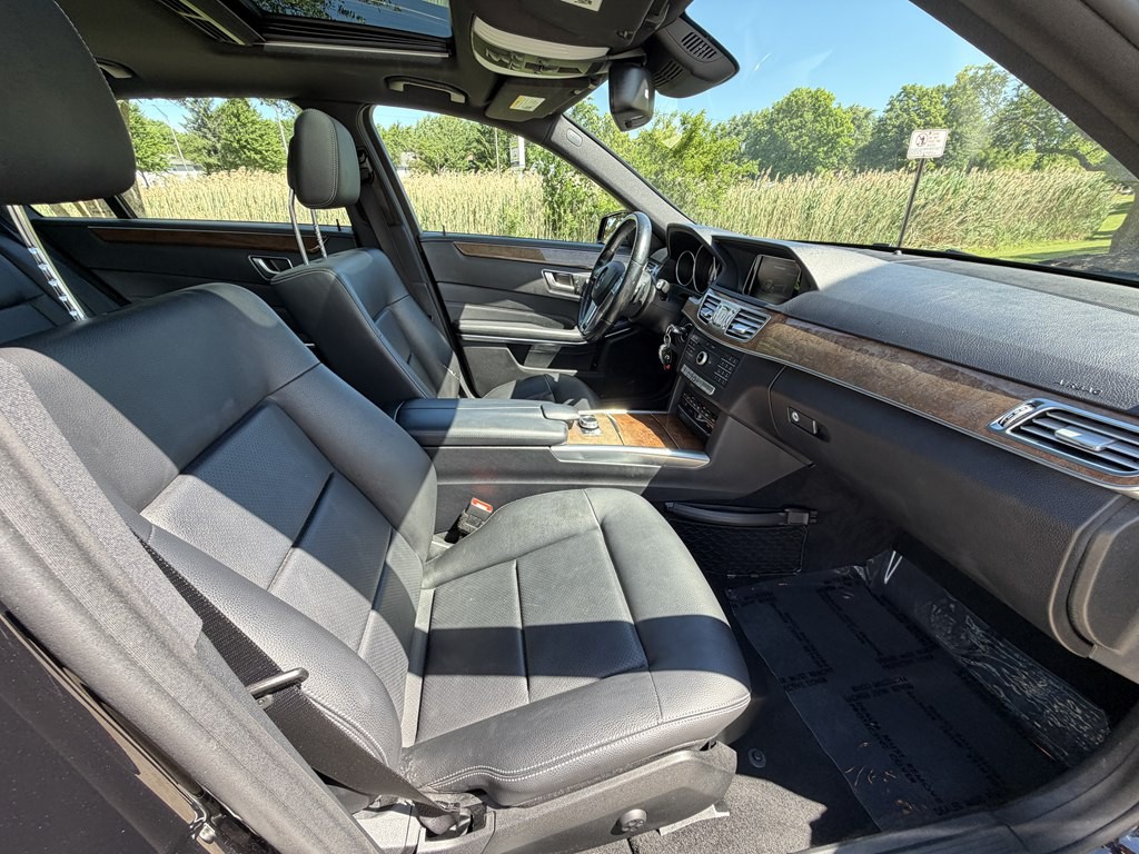 2016 Mercedes-Benz E-Class Image 34
