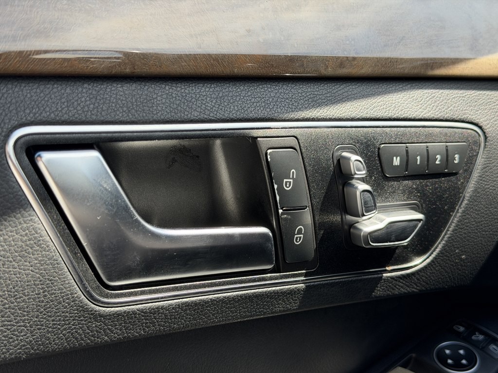 2016 Mercedes-Benz E-Class Image 38