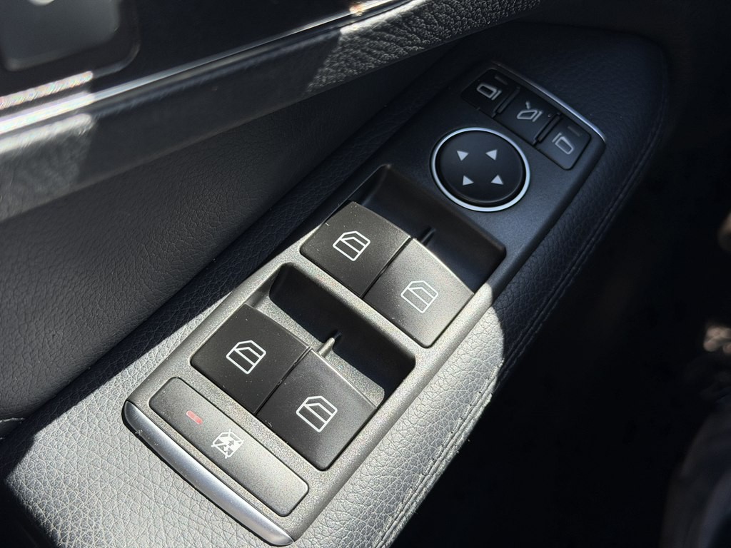 2016 Mercedes-Benz E-Class Image 44