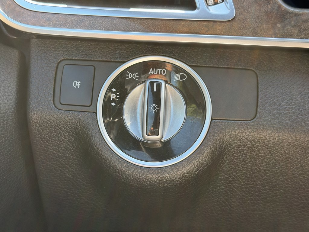 2016 Mercedes-Benz E-Class Image 48