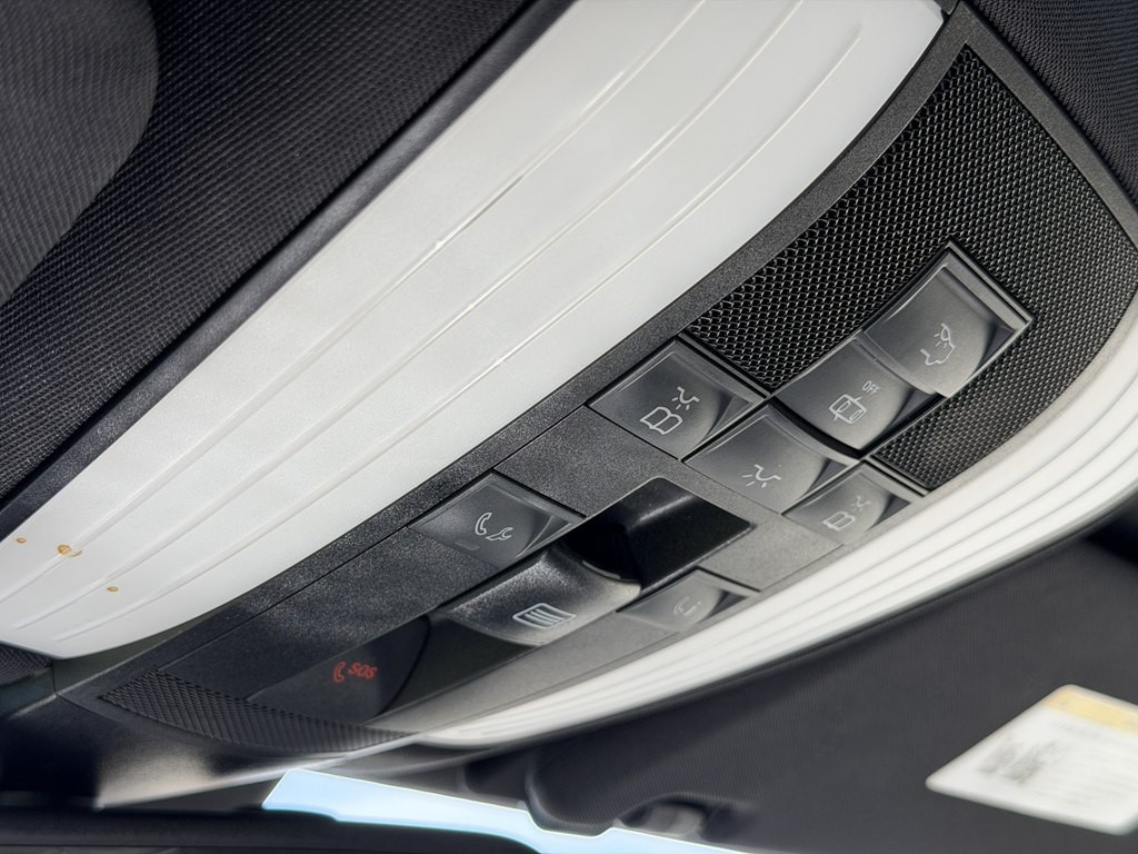 2016 Mercedes-Benz E-Class Image 52