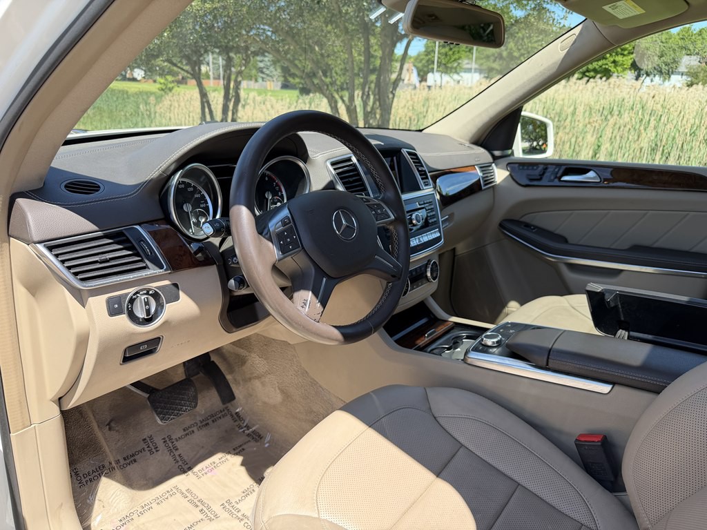 2015 Mercedes-Benz GL-Class Image 24