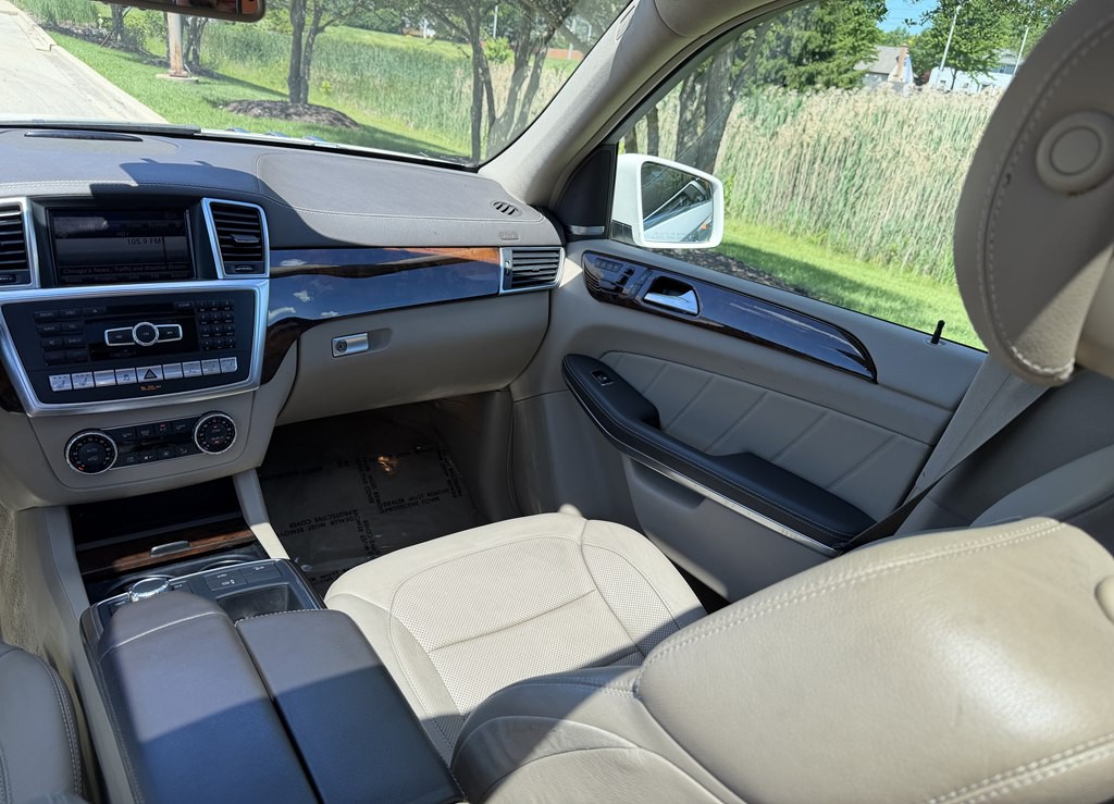 2015 Mercedes-Benz GL-Class Image 33