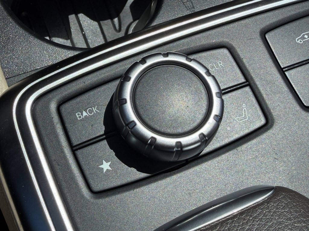 2015 Mercedes-Benz GL-Class Image 42