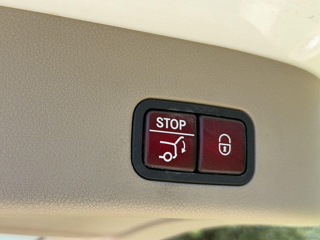2015 Mercedes-Benz GL-Class Image 48