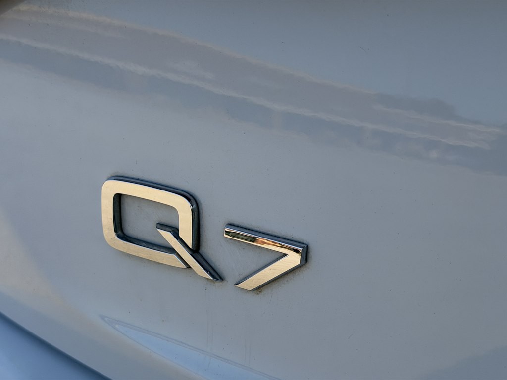 2015 Audi Q7 Image 9