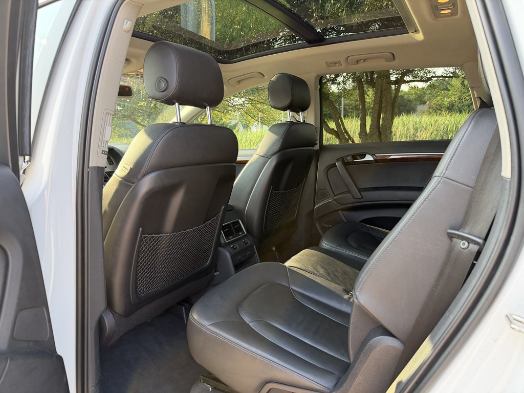 2015 Audi Q7 Image 30