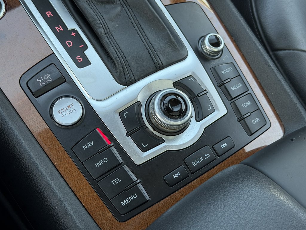 2015 Audi Q7 Image 46
