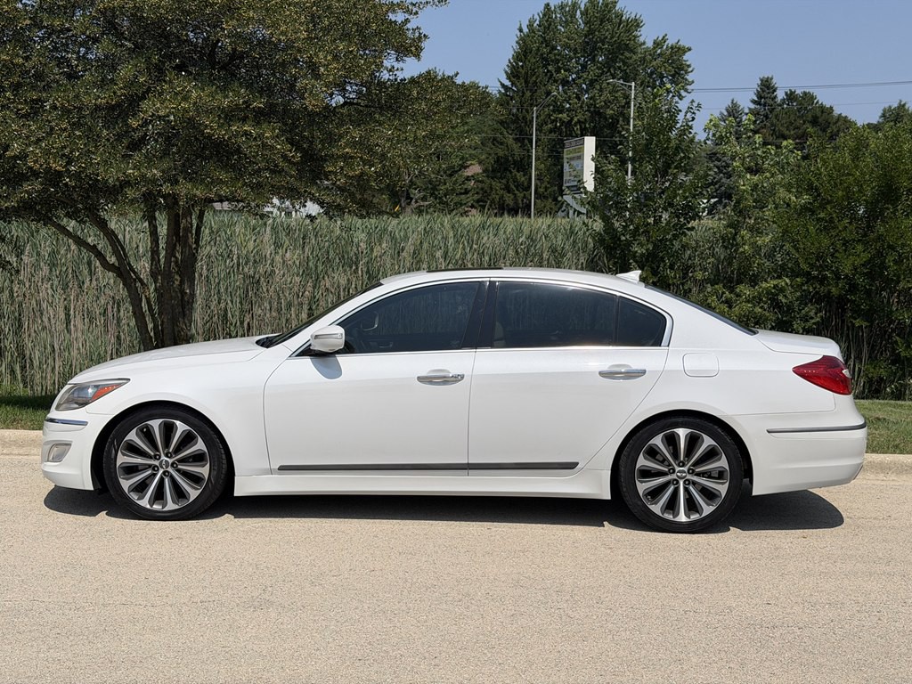 2013 Hyundai Genesis Image 8