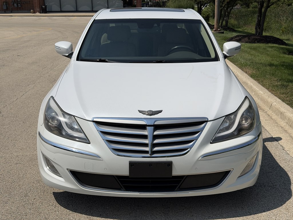 2013 Hyundai Genesis Image 11