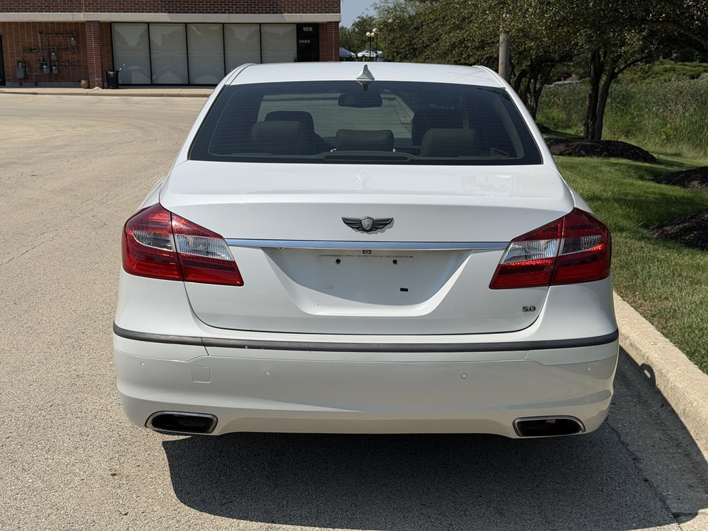 2013 Hyundai Genesis Image 12