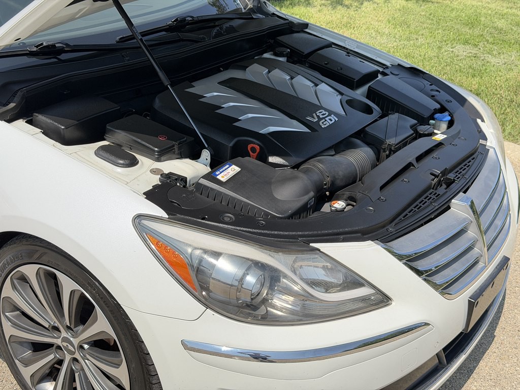 2013 Hyundai Genesis Image 20