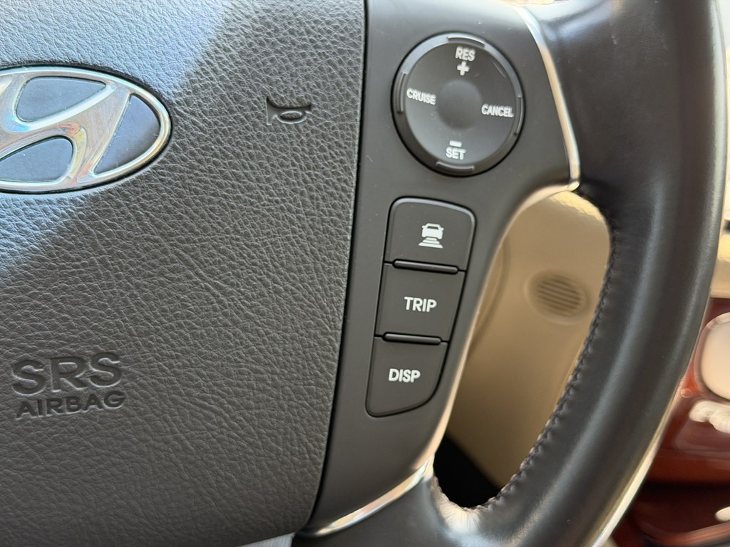 2013 Hyundai Genesis Image 38