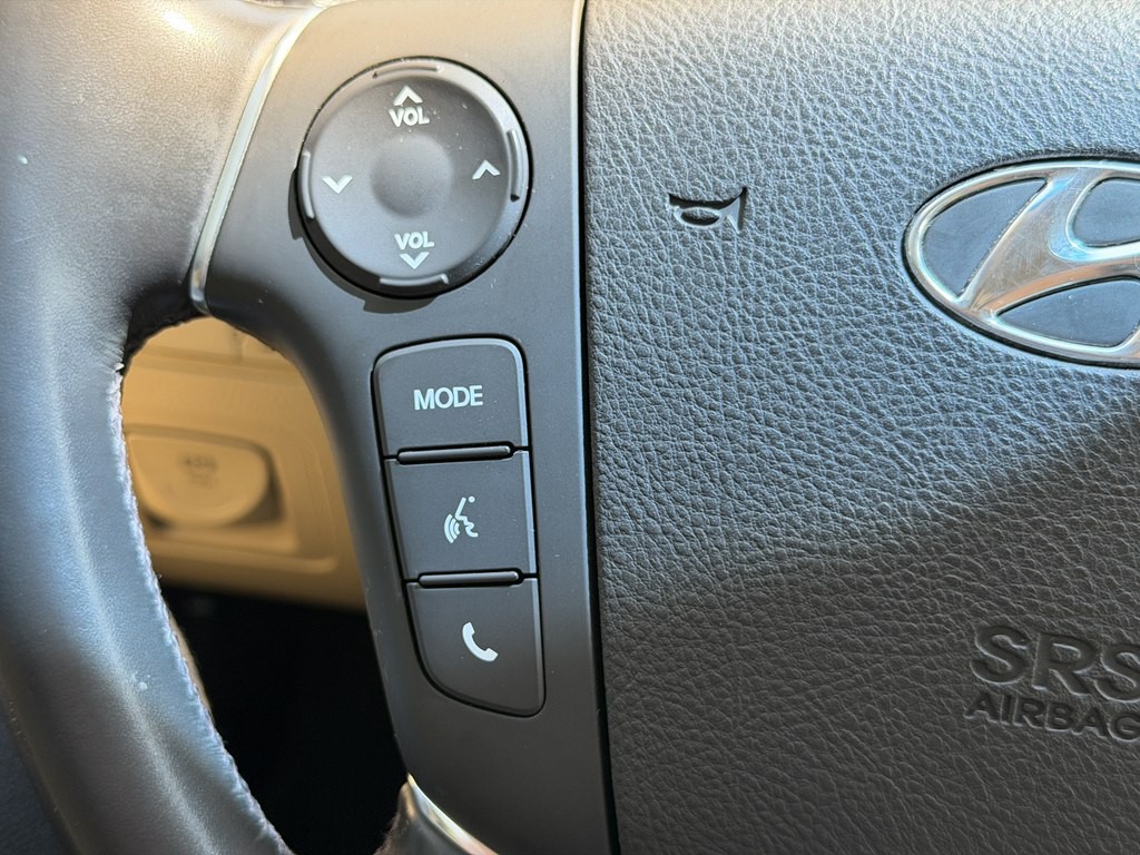 2013 Hyundai Genesis Image 39