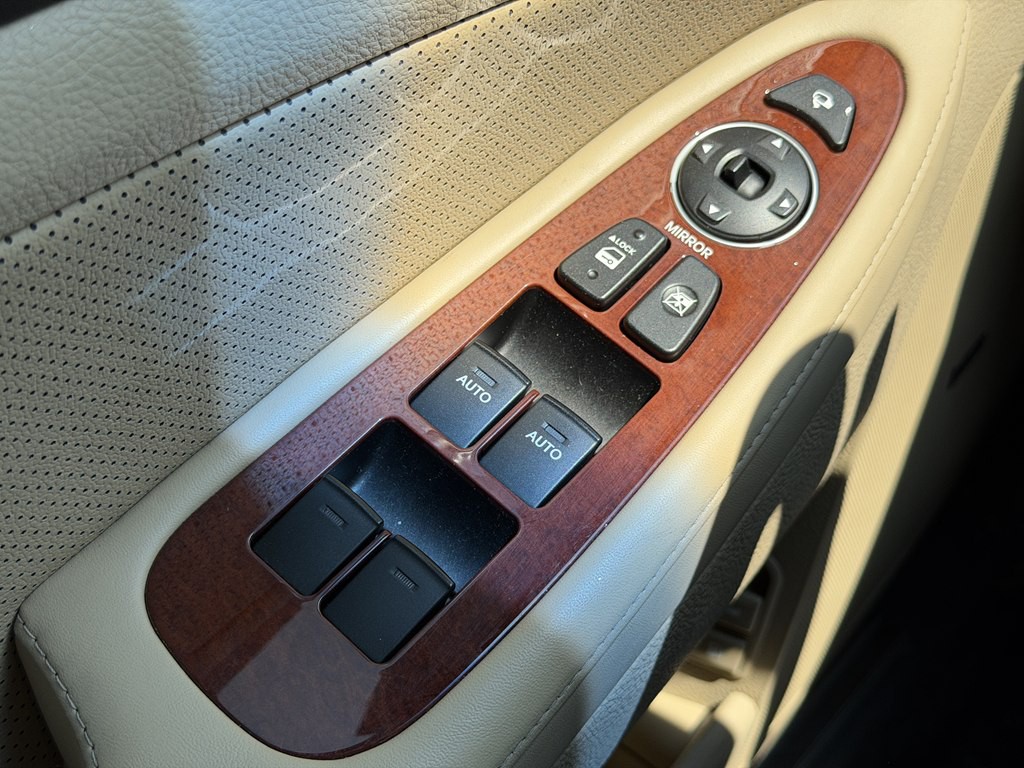 2013 Hyundai Genesis Image 40