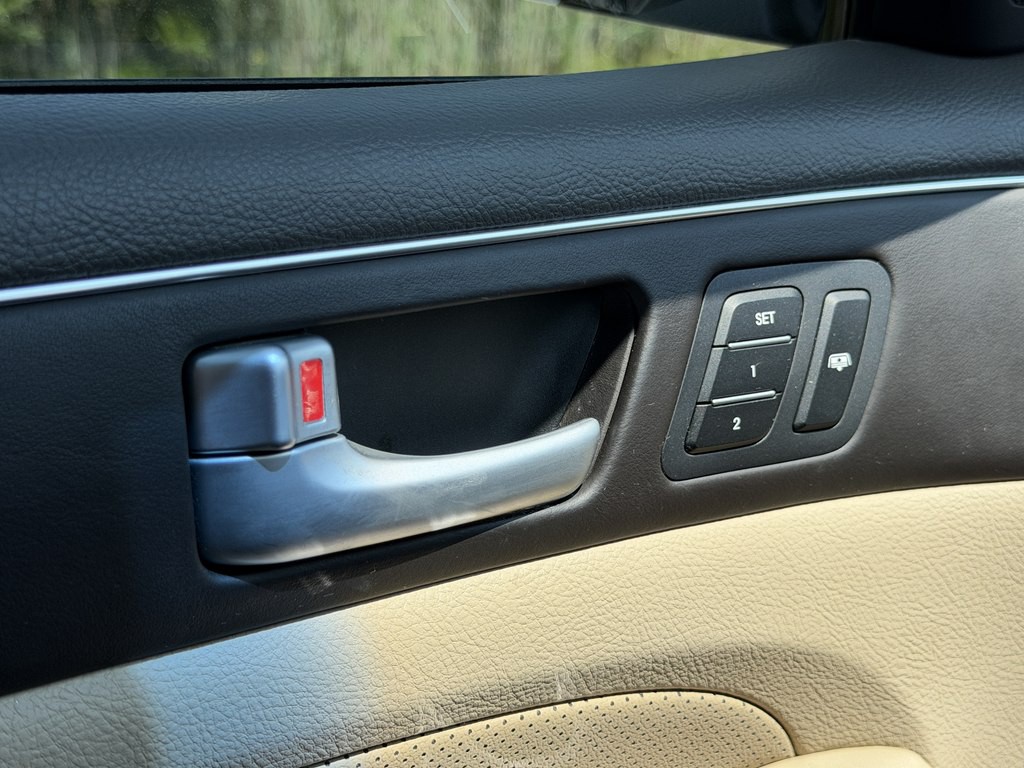 2013 Hyundai Genesis Image 46