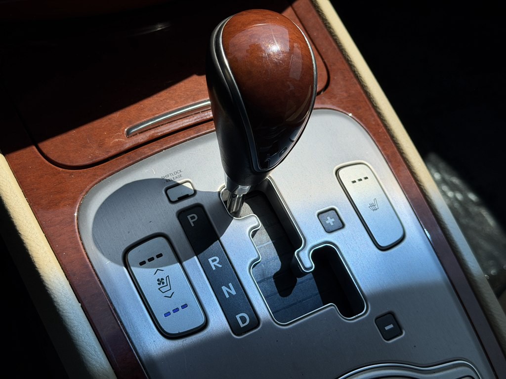 2013 Hyundai Genesis Image 48