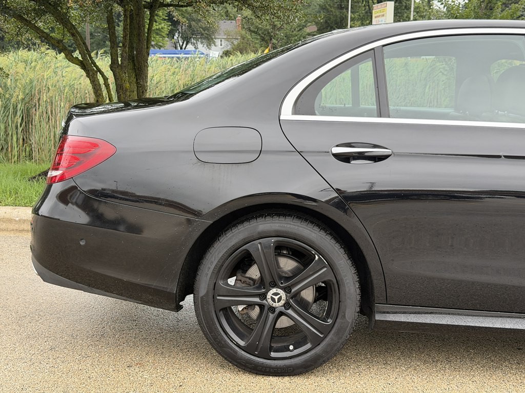2017 Mercedes-Benz E-Class Image 6