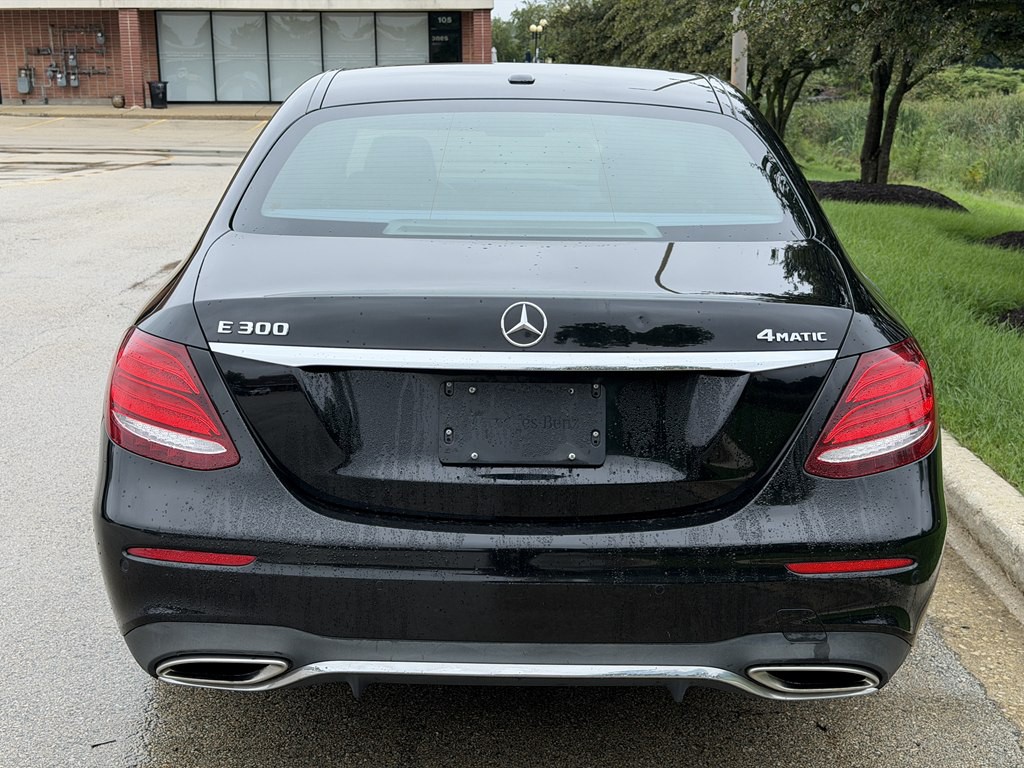 2017 Mercedes-Benz E-Class Image 13