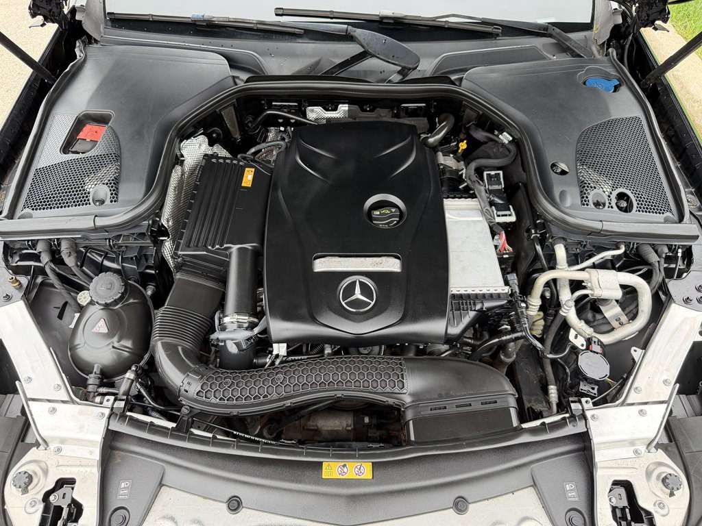 2017 Mercedes-Benz E-Class Image 18