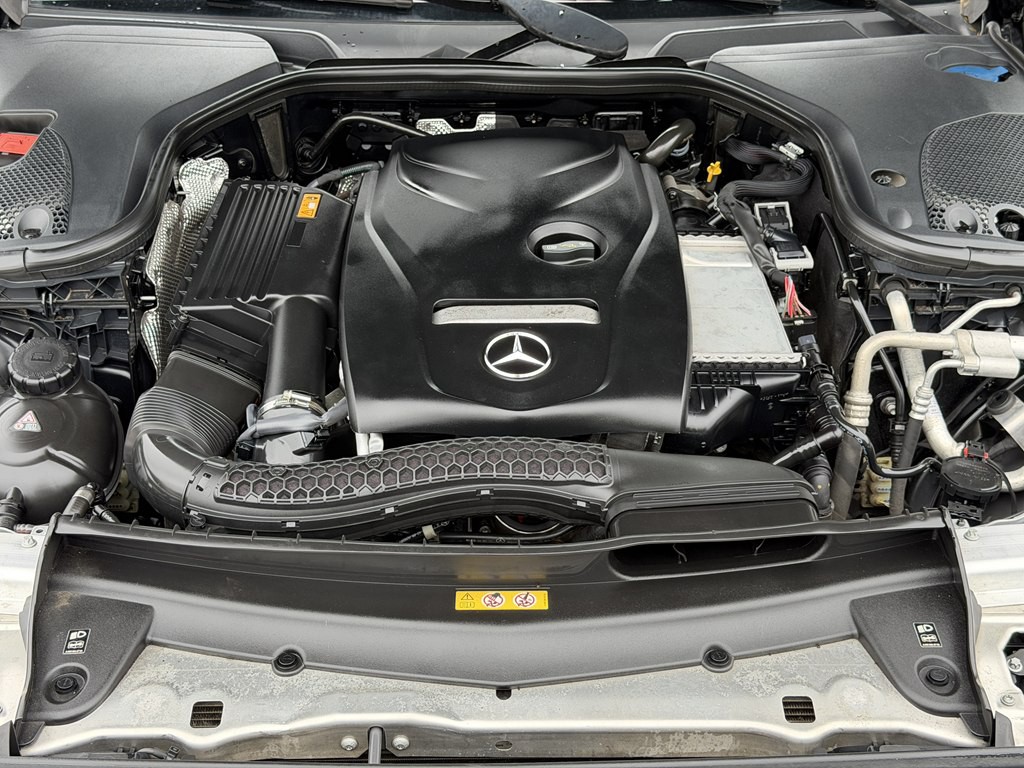 2017 Mercedes-Benz E-Class Image 19