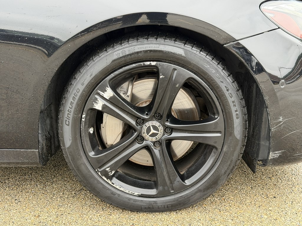 2017 Mercedes-Benz E-Class Image 26