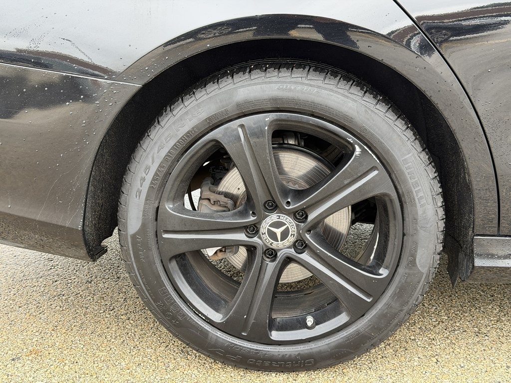 2017 Mercedes-Benz E-Class Image 27